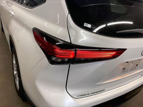 Used 2022 Toyota Highlander Limited image 30