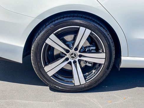 Used 2025 Mercedes-Benz C 300 Sedan image 10