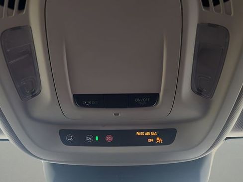 Used 2025 Buick Envision Preferred AWD/4WD image 34