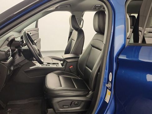 Used 2023 Ford Explorer XLT w/ Equipment Group 202A AWD/4WD image 14