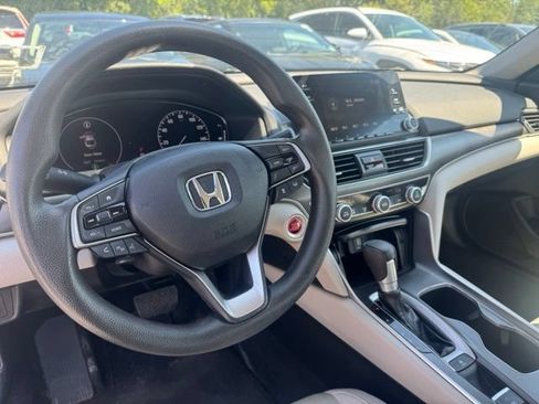 Used 2018 Honda Accord LX image 10