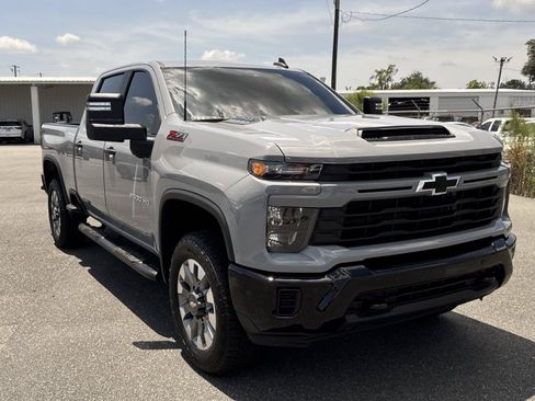 Used 2025 Chevrolet Silverado 2500 Custom w/ Custom Value Package AWD/4WD image 1