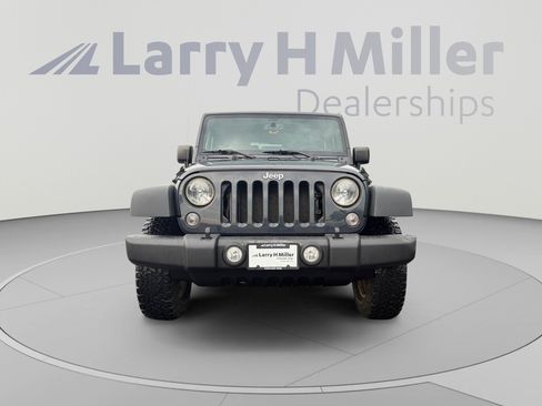 Used 2016 Jeep Wrangler Rubicon w/ Power Convenience Group AWD/4WD image 8