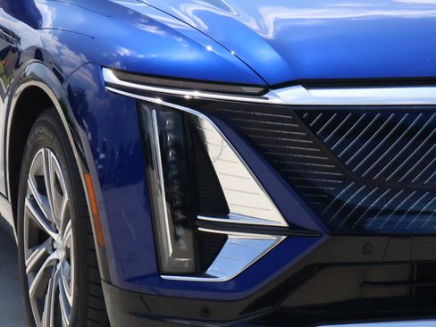 Used 2024 Cadillac Lyriq Luxury RWD image 9