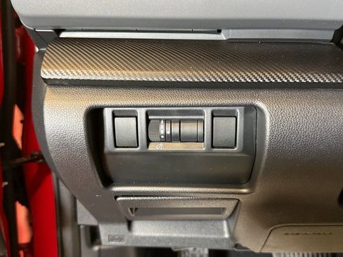 Used 2024 Subaru Crosstrek 2.0i Premium image 19