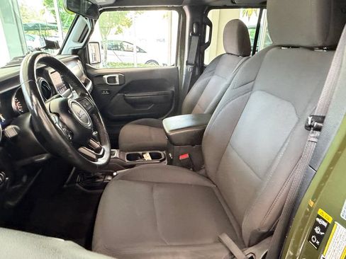 Used 2022 Jeep Wrangler Unlimited Sport AWD/4WD image 10