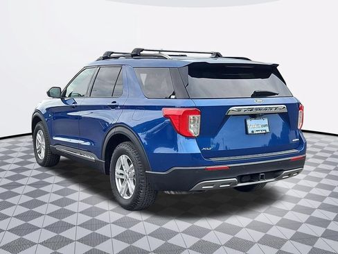 Used 2021 Ford Explorer XLT w/ Equipment Group 202A AWD/4WD image 4