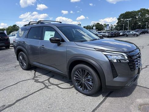New 2026 Nissan Pathfinder SL w/ SL Premium Package AWD/4WD image 3