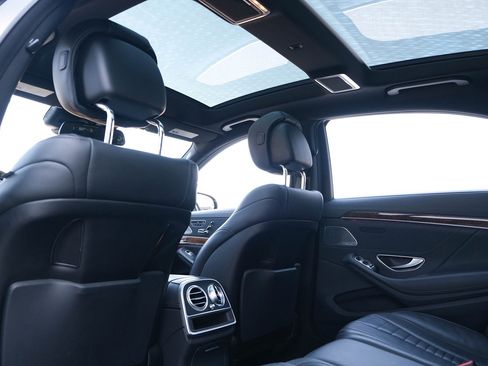 Used 2015 Mercedes-Benz S 550 Sedan image 23