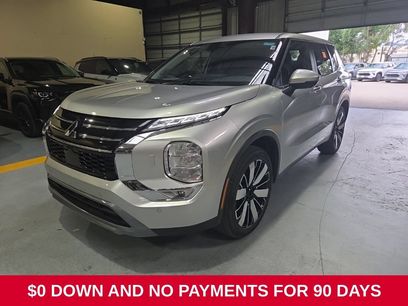 Used 2025 Mitsubishi Outlander SE