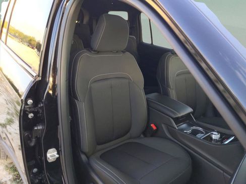 New 2025 Jeep Grand Cherokee L Laredo w/ Luxury Tech Group I RWD image 33