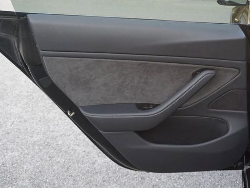 Used 2018 Tesla Model 3 Long Range image 16