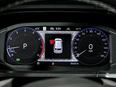 Certified 2022 Volkswagen Taos SEL w/ Panoramic Sunroof Package image 17