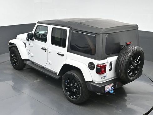 Used 2023 Jeep Wrangler Unlimited Sahara w/ Cold Weather Group AWD/4WD image 28
