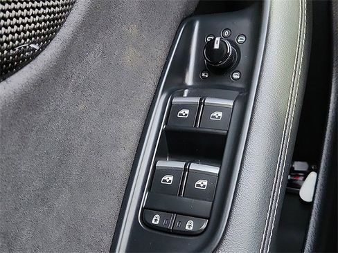 Used 2023 Audi SQ8 Premium Plus w/ Executive Package image 21