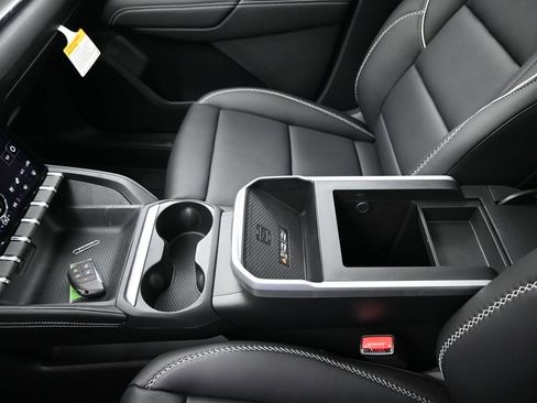 New 2026 GMC Terrain Denali w/ LPO, Black Badging Package image 19