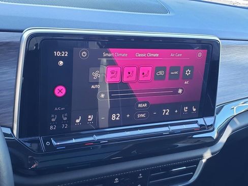 Used 2025 Volkswagen Atlas SEL Premium R-Line image 23