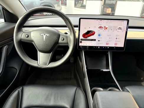 Used 2020 Tesla Model 3 Standard Range Plus image 25