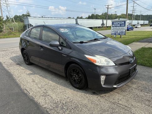 Used 2015 Toyota Prius Three FWD image 1
