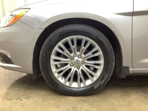 Used 2013 Chrysler 200 Limited image 30