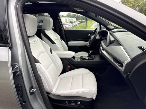 Used 2024 Cadillac XT4 Sport image 24