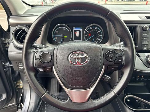 Used 2016 Toyota RAV4 Limited image 26