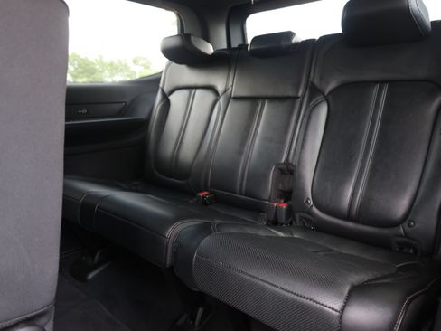 Used 2024 Jeep Wagoneer Series II w/ Flexible Seating Group RWD image 10