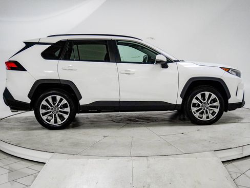 Used 2020 Toyota RAV4 XLE Premium image 13