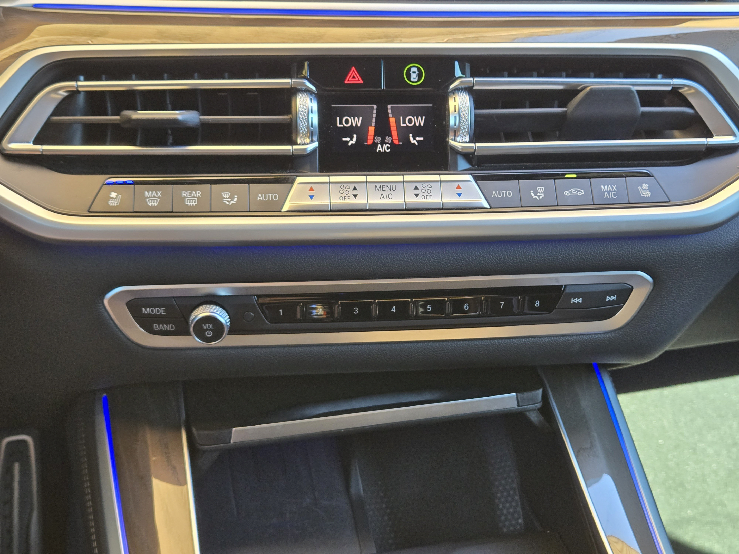 Used 2022 BMW X5 xDrive40i w/ M Sport Package AWD/4WD image 17