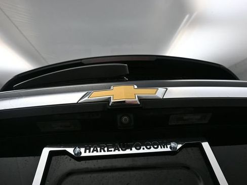 Used 2022 Chevrolet Traverse LT FWD image 29