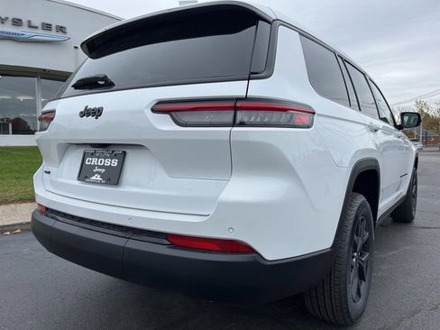 New 2025 Jeep Grand Cherokee L Altitude image 44