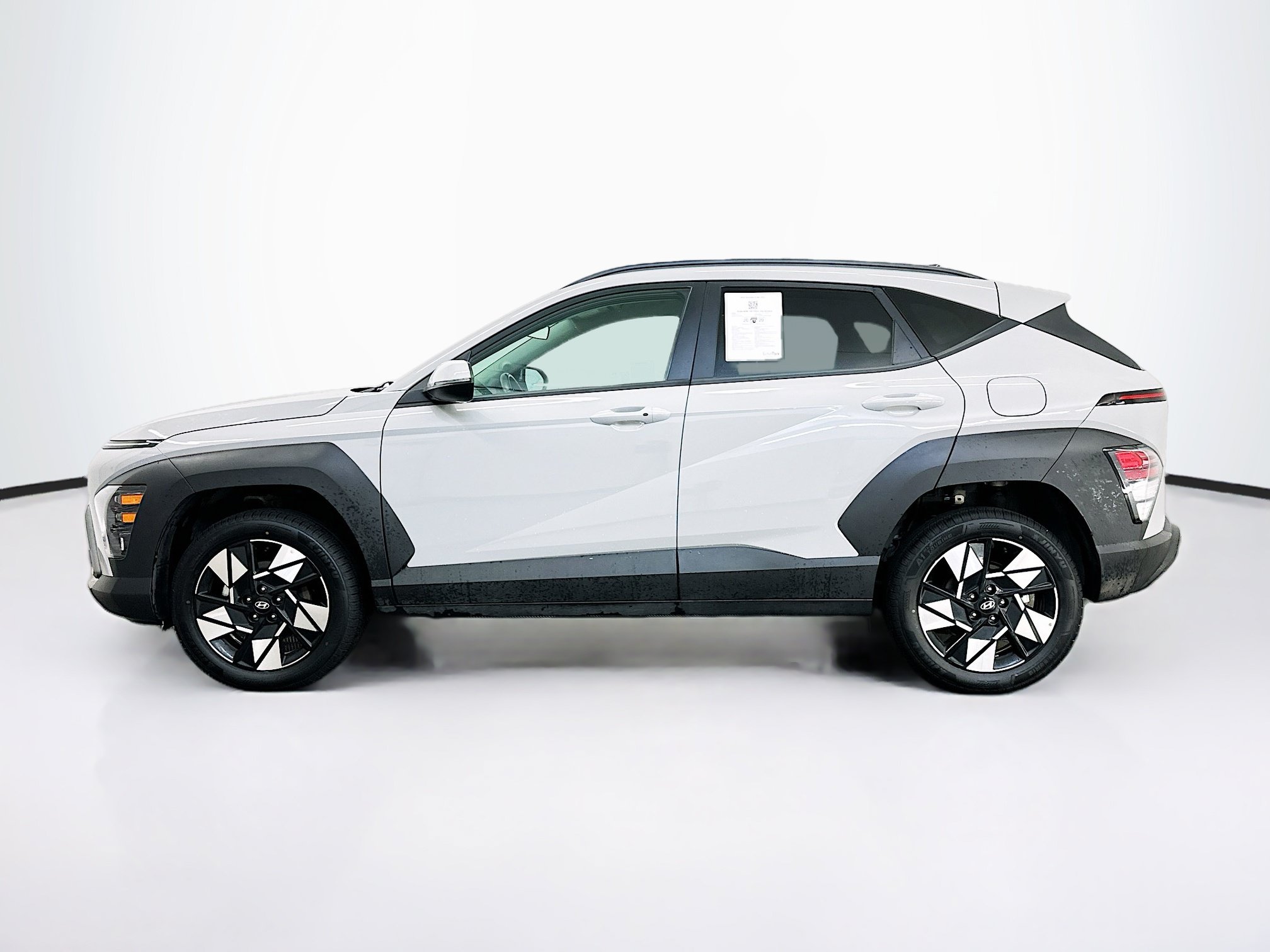 Used 2025 Hyundai Kona SEL AWD/4WD image 4