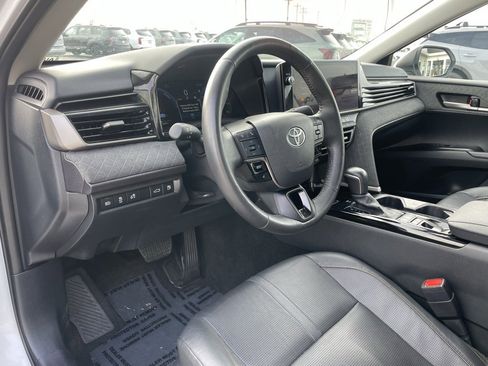 Used 2025 Toyota Camry XLE image 9
