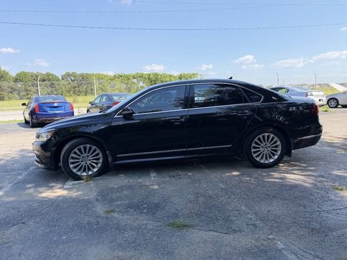 Used 2017 Volkswagen Passat 1.8T SE w/ SE Lighting Package FWD image 6
