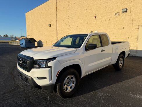 Used 2024 Nissan Frontier S w/ S Utility Package image 1