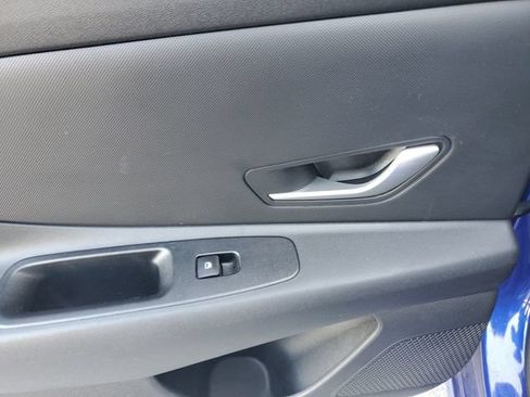 Used 2024 Hyundai Elantra SEL FWD image 9