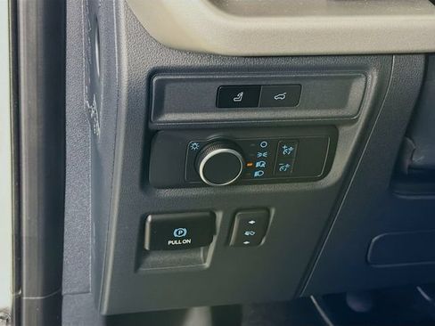 Used 2022 Ford Expedition Max XLT AWD/4WD image 12