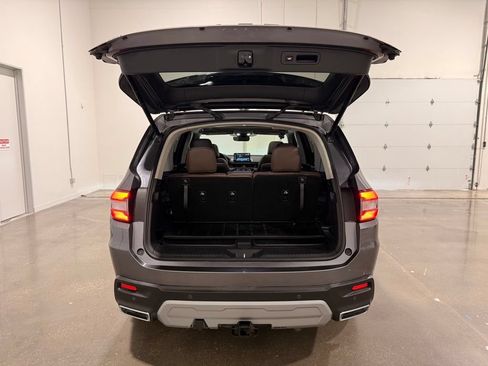 Used 2025 Honda Pilot Elite image 9