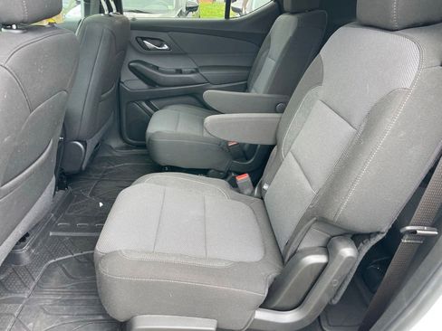 Used 2023 Chevrolet Traverse LT w/ Midnight/Sport Edition AWD/4WD image 7