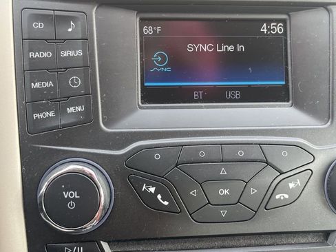 Used 2015 Ford Fusion SE w/ Equipment Group 202A FWD image 11