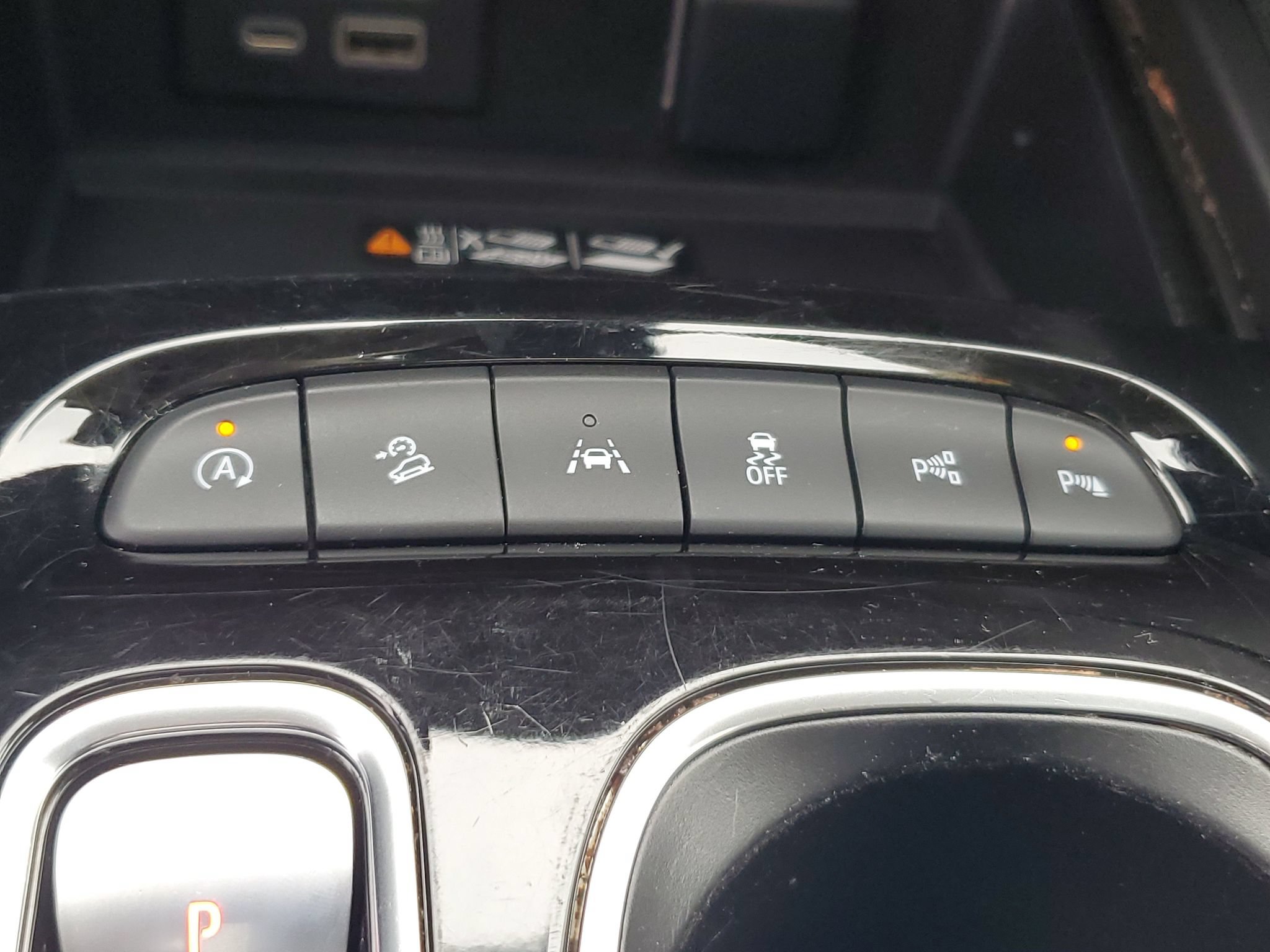 Used 2021 Buick Envision Avenir AWD/4WD image 32