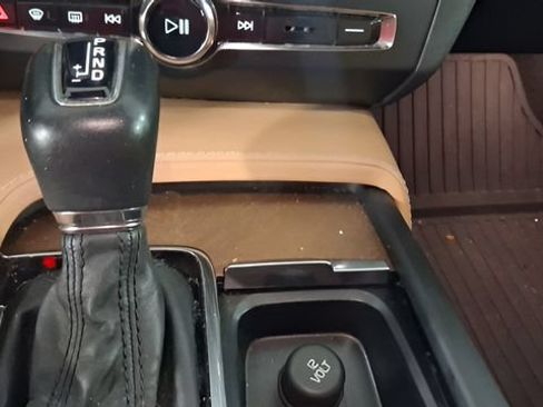 Used 2017 Volvo S90 T6 Inscription w/ Vision Package AWD/4WD image 33