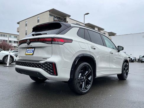 New 2026 Volkswagen Tiguan SE R-Line image 8