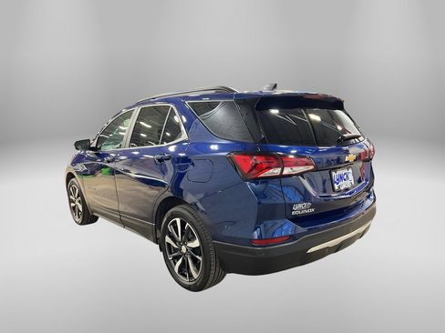 Used 2022 Chevrolet Equinox LT image 2