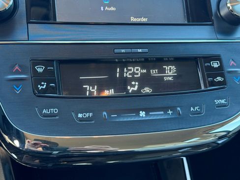 Used 2015 Toyota Avalon Limited image 27