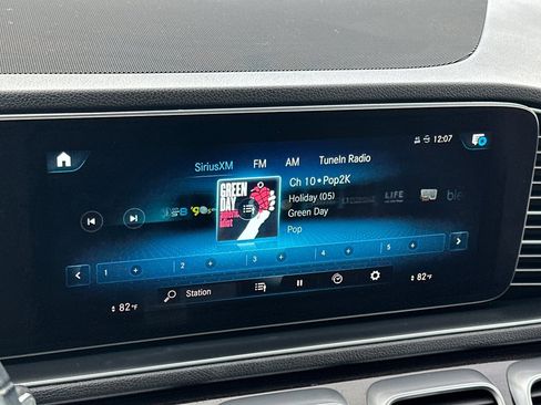 Used 2020 Mercedes-Benz GLE 350 4MATIC w/ Premium Package image 18