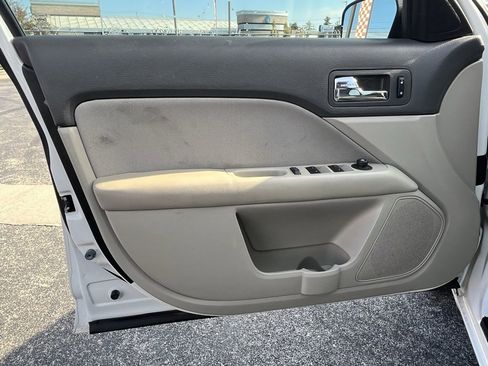 Used 2010 Ford Fusion SE image 12