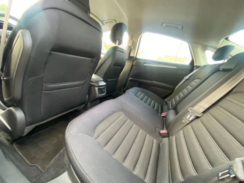 Used 2013 Ford Fusion SE image 10