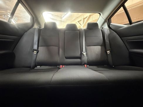Used 2025 Nissan Altima 2.5 SV FWD image 38