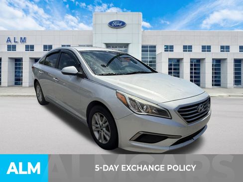 Used 2016 Hyundai Sonata SE w/ Cargo Package FWD image 3